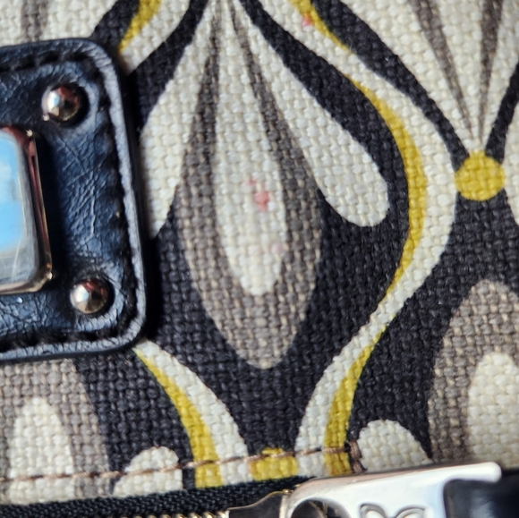 Relic Black and Yellow Crossbody Hand Bag Purse - Picture 9 of 11